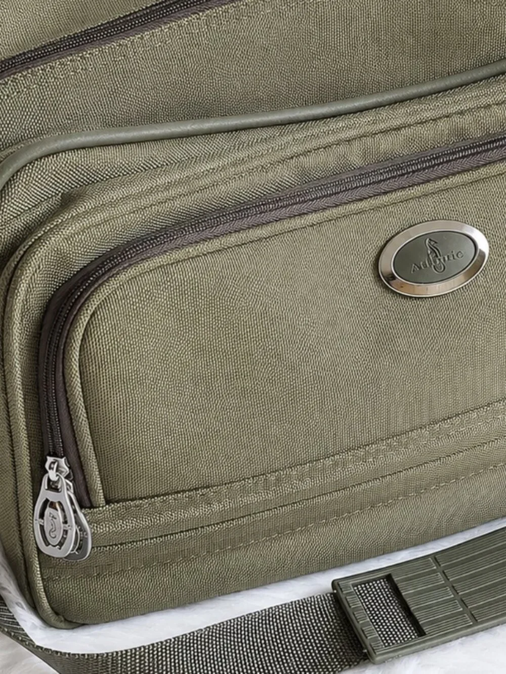 Atlantic Vintage Olive Green Traveler Garment Expandable Carry On Duffle Bag